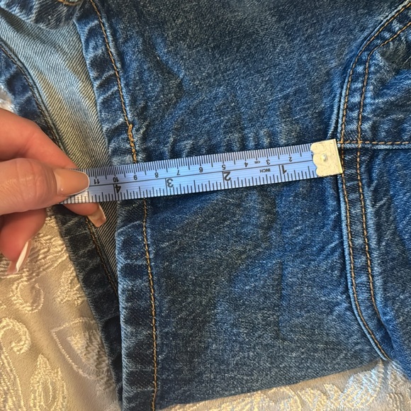 maternity Isabel midi shorts 4” inseam size 4 - Picture 2 of 3